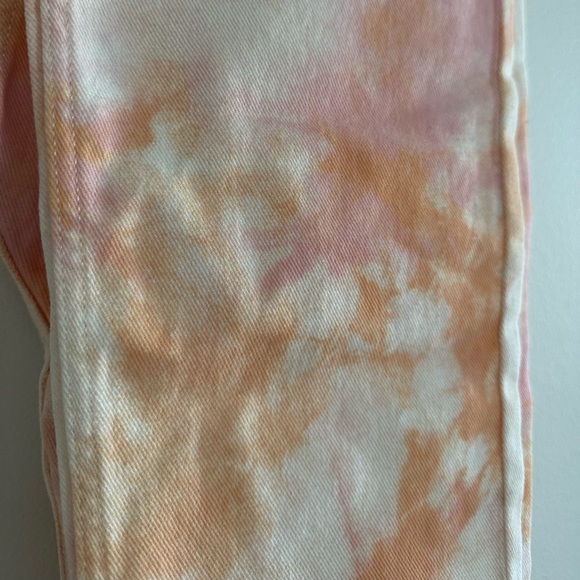 H&M| NWT Girls Tye-Dye Raw Hem Jeans - Picture 4 of 10